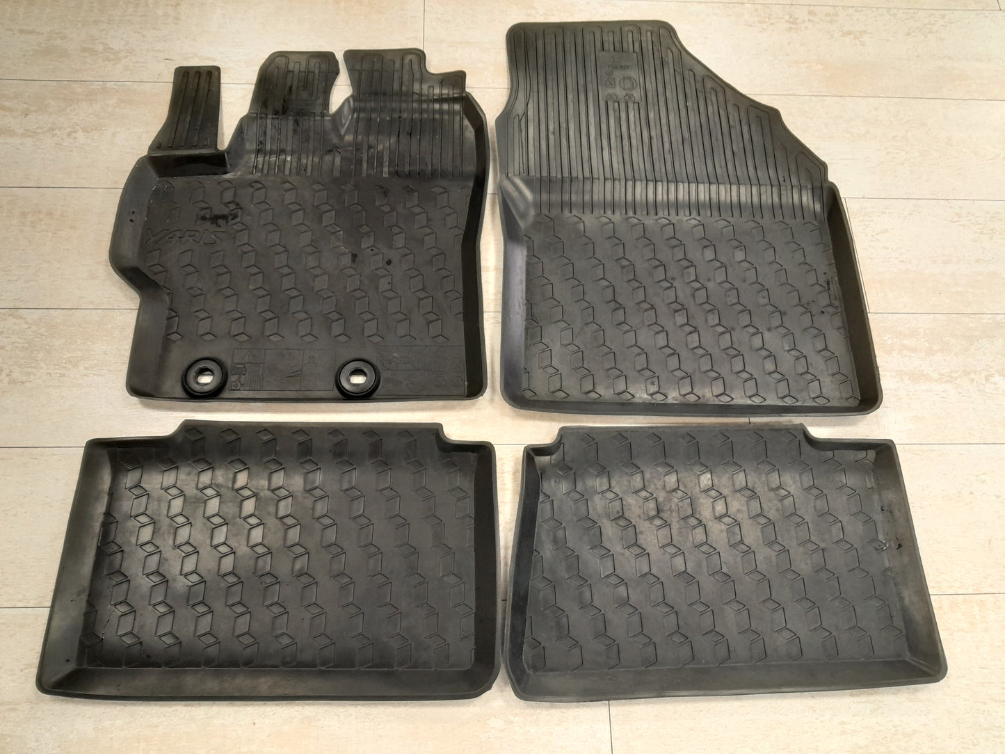Mattenset rubber Toyota Yaris 2020 > (demo)