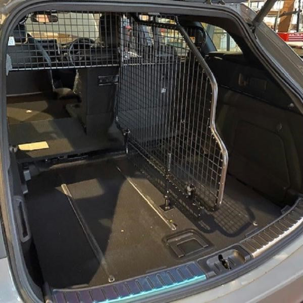 Hondenrek scheidingswand Toyota Corolla Touring Sports 2019 >