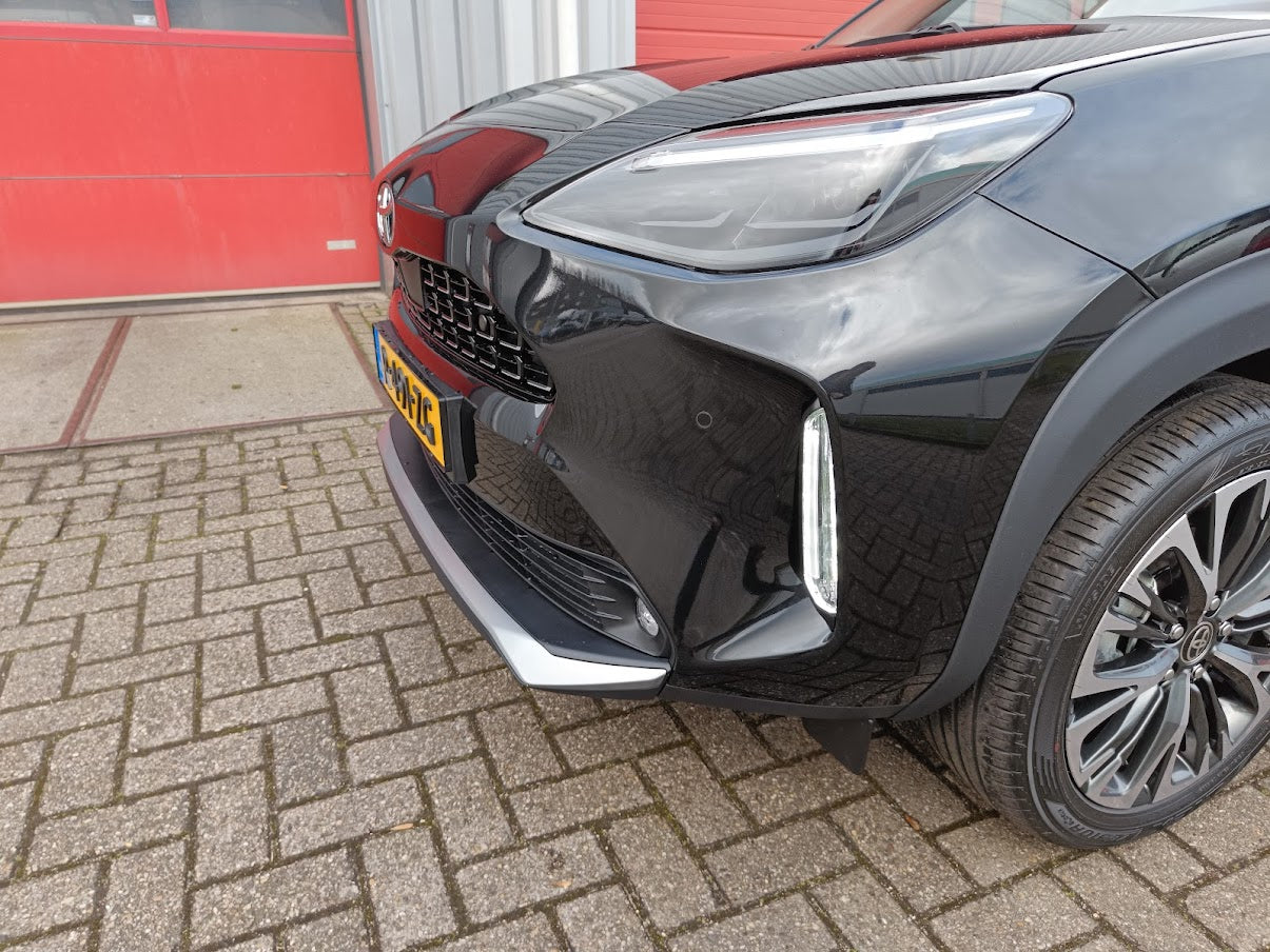 Voorbumperspoiler zilver Toyota Yaris Cross 2021 >