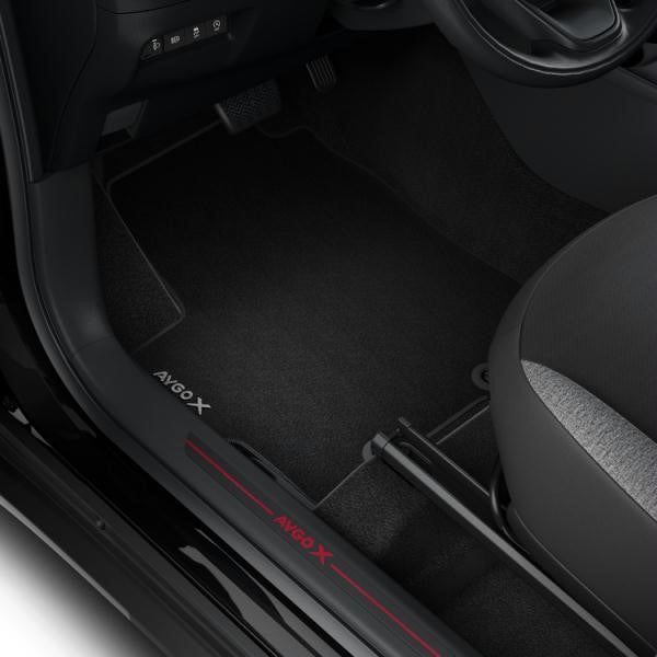 Mattenset Toyota Aygo X 2022 >