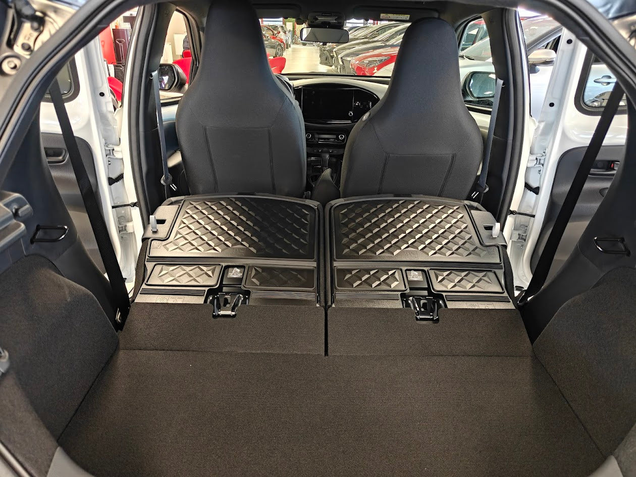 Bescherming achterzijde achterbank Toyota Aygo X 2022 >