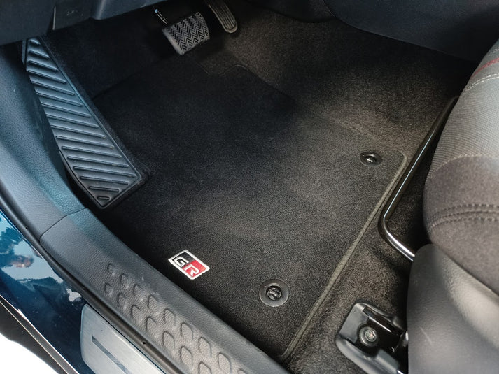 Satz Teppiche Toyota RAV4 2019 >